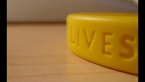 Livestrong yellow bracelet