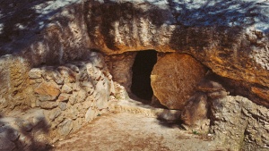 A tome with a round stone.