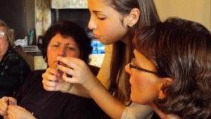 Los Angeles Women’s Club Learns How to Make Jewelry!