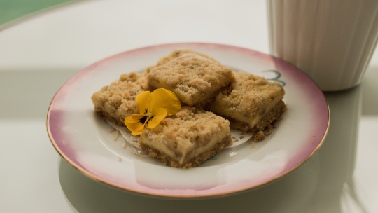 Cheesecake Cookie Bars