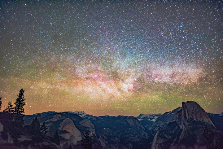 An sky full of stars at Glacier Point, Yosemite Valley, United States.