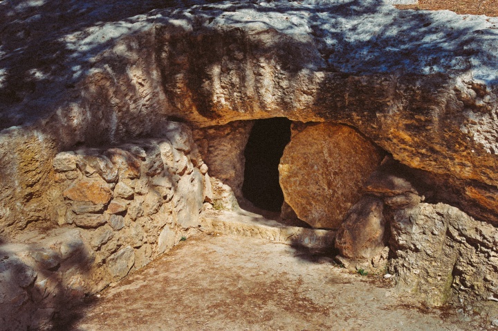 A tome with a round stone.