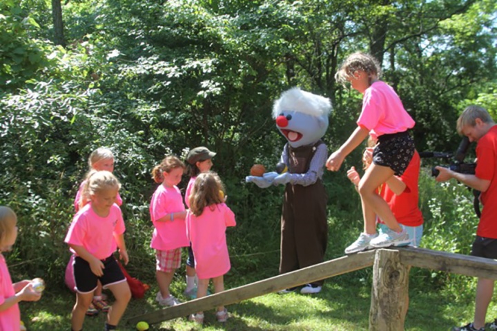 Camp Ironwood had Jelly come to visit and join in the activities with campers! 