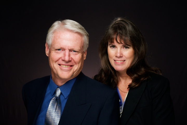 A photo of John & Merrie Elliot.