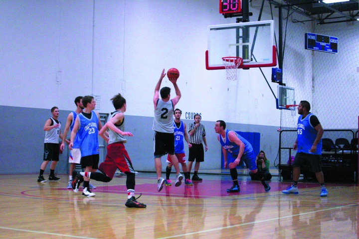 Basketball teams Old School and Chattanooga play in the championship game. Old School won the championship. 