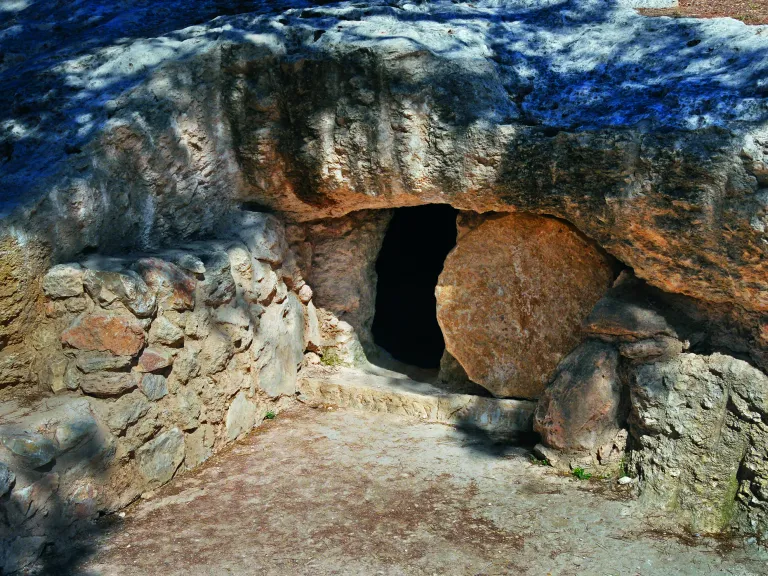Good Friday - Easter Sunday: It Doesn't Fit With the Bible! Good Friday - Easter Sunday: It Doesn't Fit With the Bible!