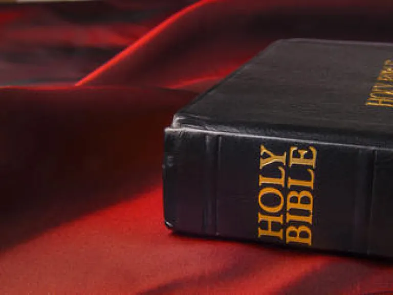 Facing death - Four biblical passages that give real hope and comfort A Bible