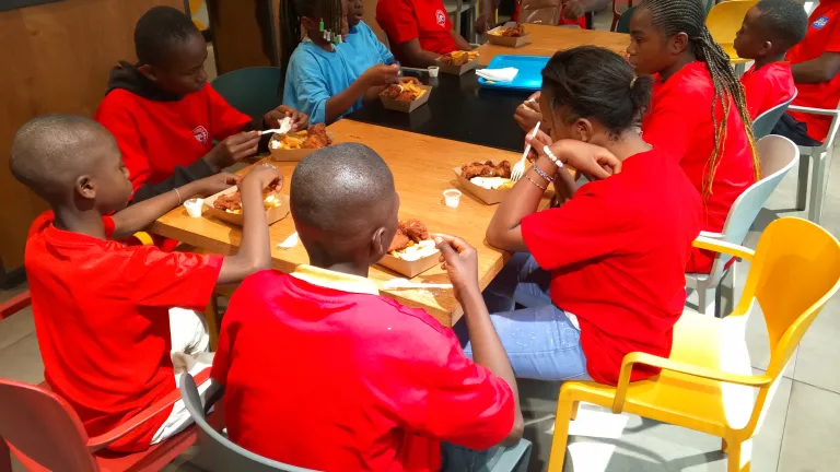children eating at a table
