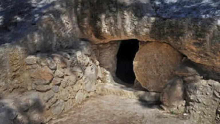 Did Jesus Fulfill His Prophecy of How Long He Would Be Entombed? Rolling stone tomb