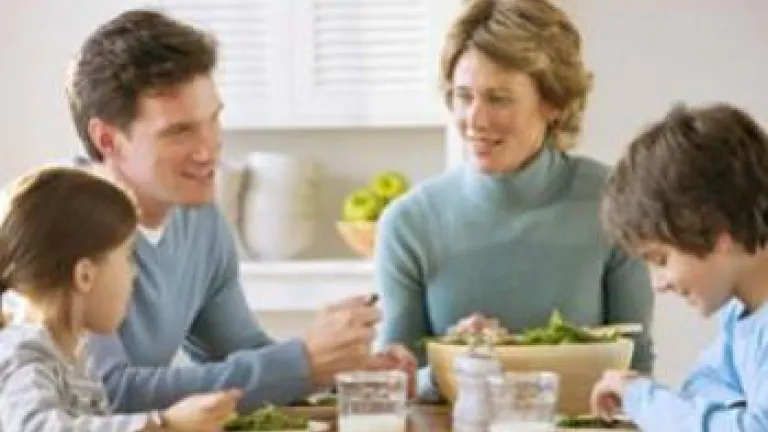 Dinner Time: The Perfect Time to Rebuild Family Togetherness Dinner Time: The Perfect Time to Rebuild Family Togetherness