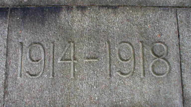 stone with 1914 to 1918 carved in it