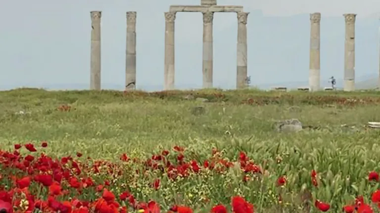 A piece of historical architecture in Laodicea