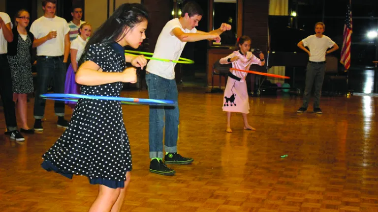 the Los Angeles congregation event had a 1950s theme with a hula hoop contest.