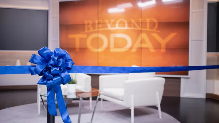 The set before the dedication.