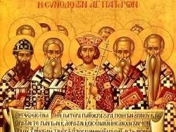 Symbolum Nicaeno-Constantinopolitanum. Icon depicting the First Council of Nicaea with ten men and a text of the Nicean Creed in Greek.